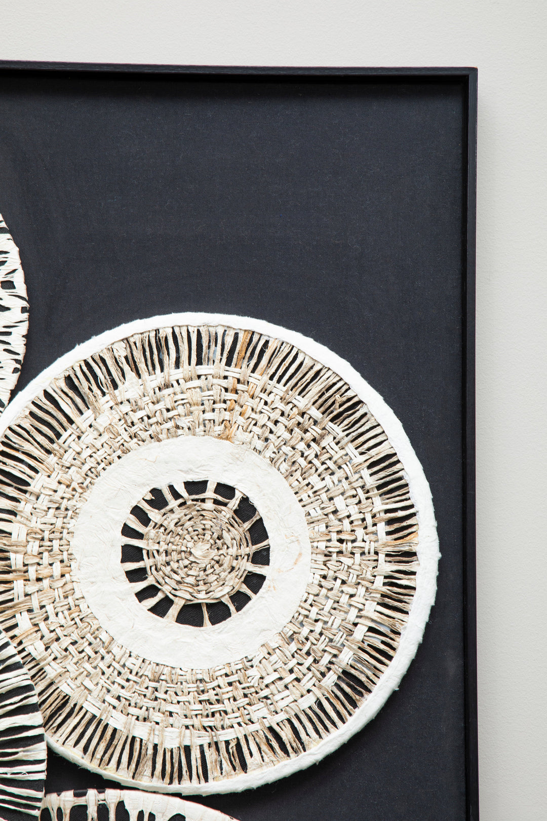 Modello Paper Design Wall Art in Natural and Black Finish