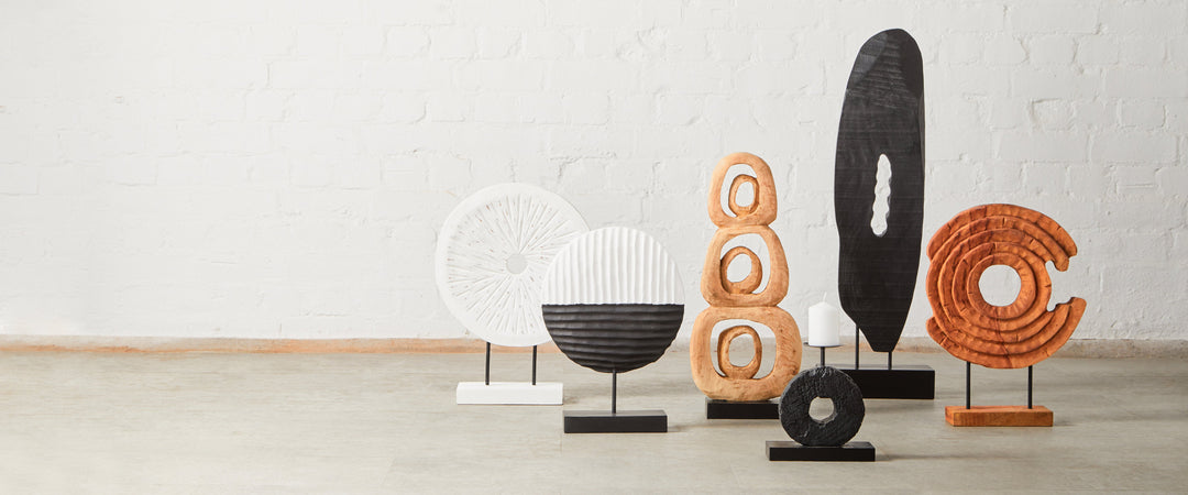 Fidel Rustic Vertical Black Mango Wood Sculpture