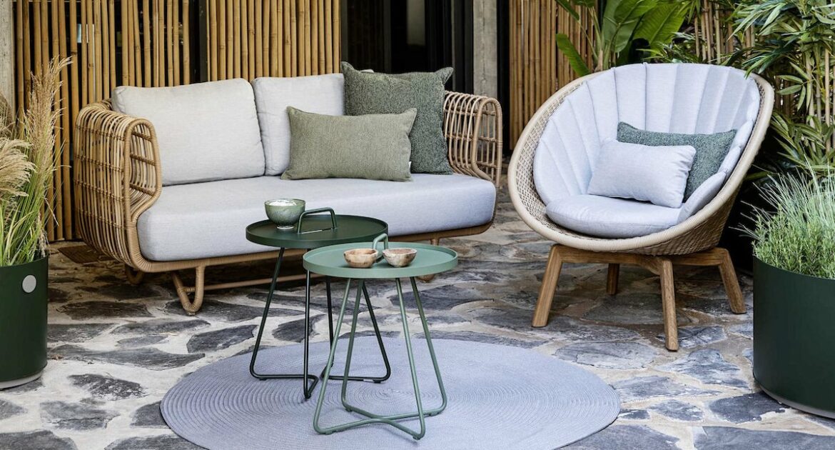 Outdoor Seating