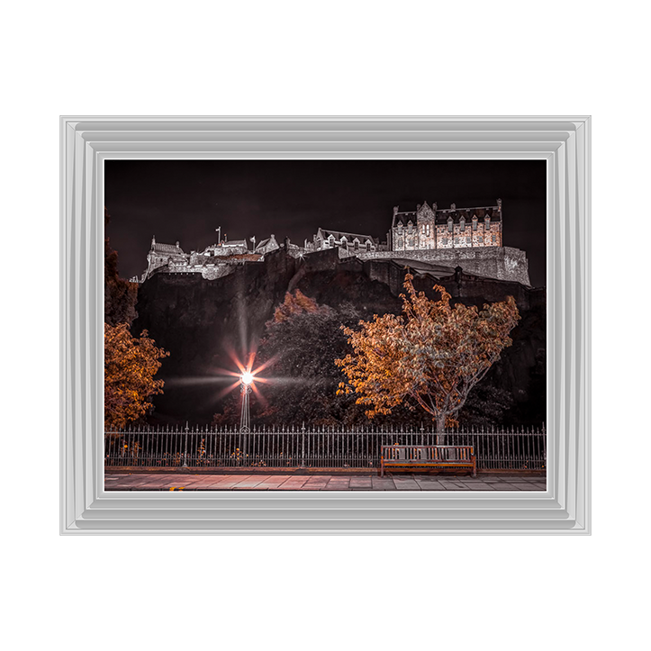 CY018 Edinburgh Castle at night