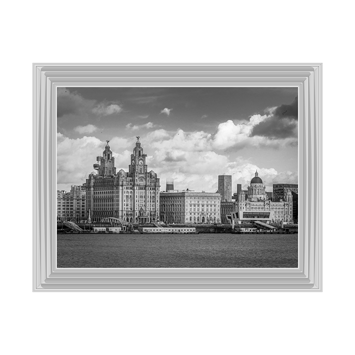 CY036 Liverpool city skyline across the River Mersey