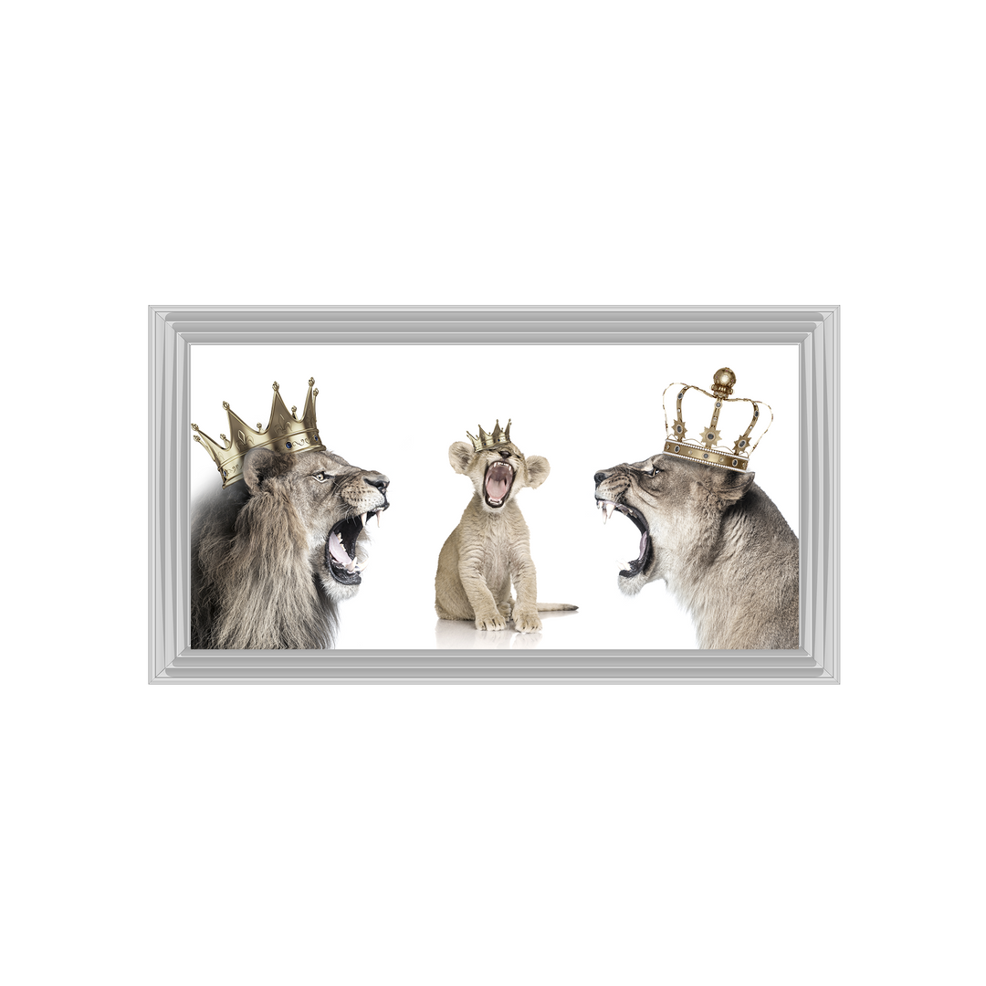 Roaring lion trio family
