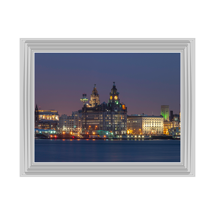 CY043 Liverpool city skyline across the River Mersey