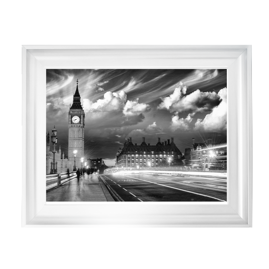 London's blinding lights (Black and White)