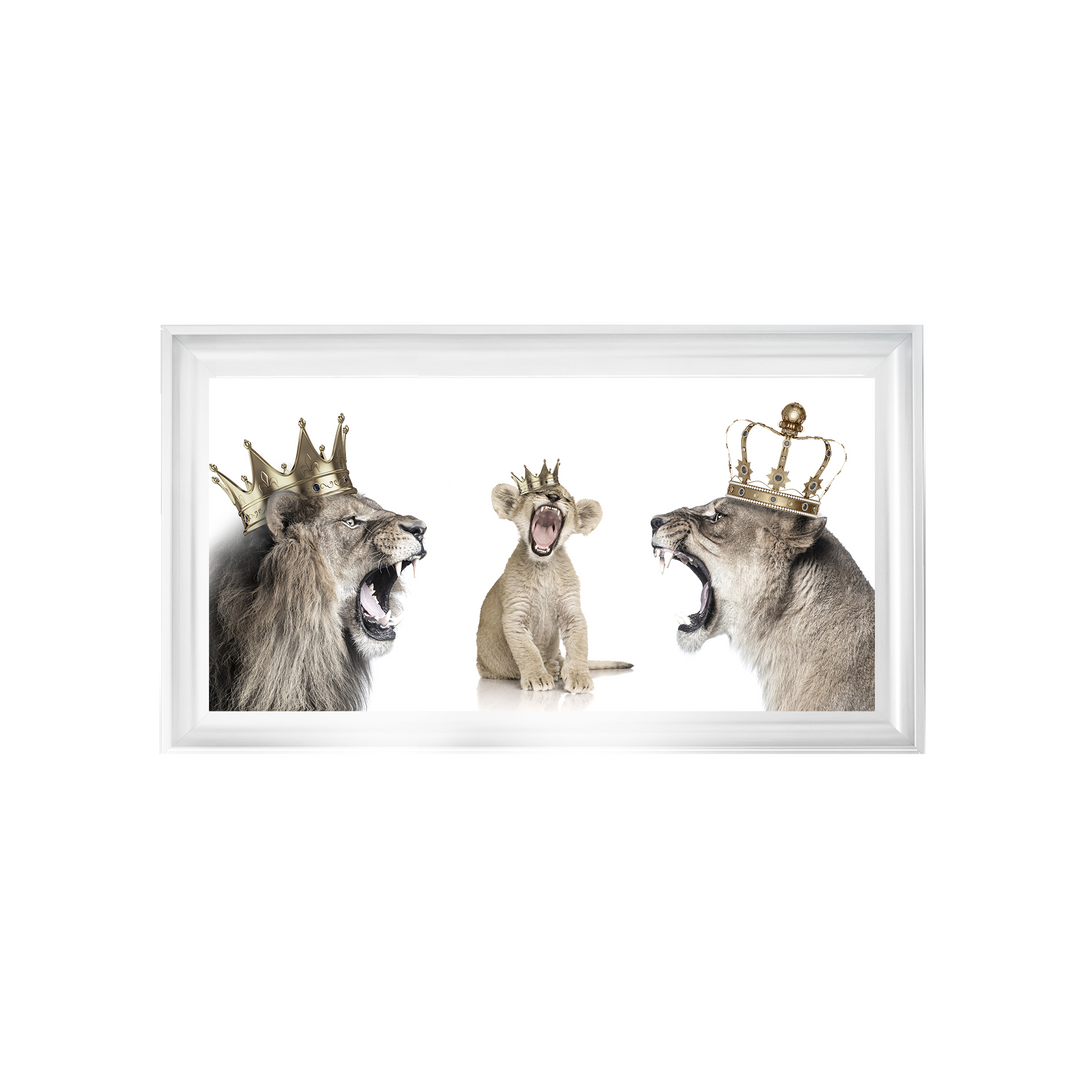 Roaring lion trio family
