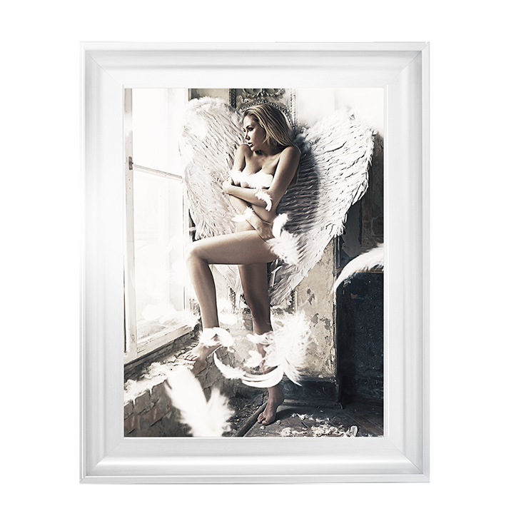 FG072 Angel by the window