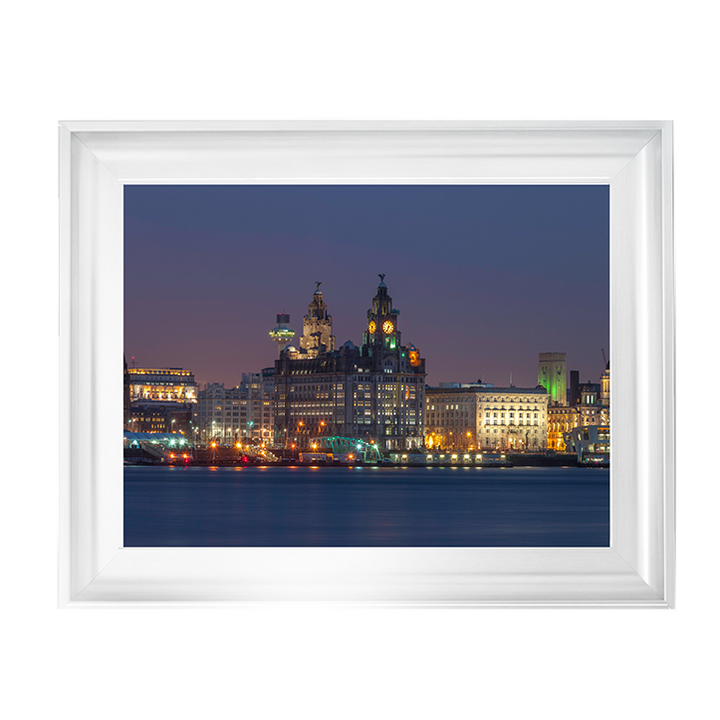 CY043 Liverpool city skyline across the River Mersey