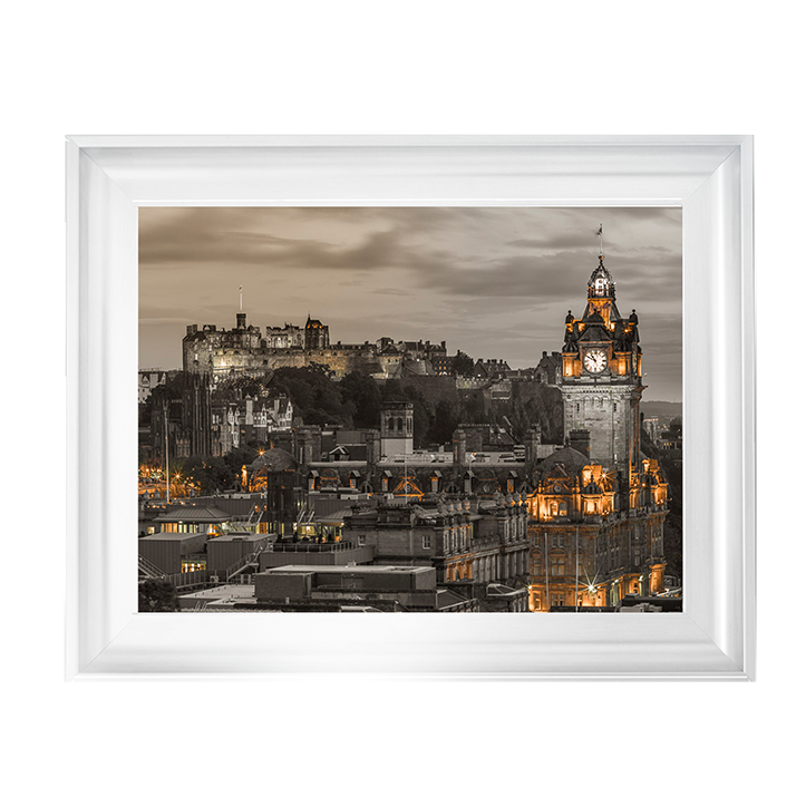 CY013 Edinburgh Castle and The Balmoral Hotel