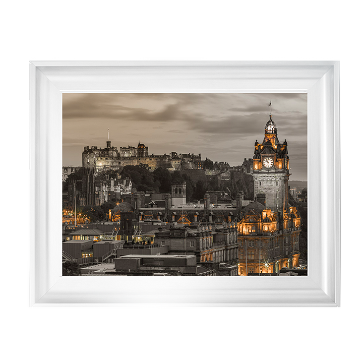 CY013 Edinburgh Castle and The Balmoral Hotel