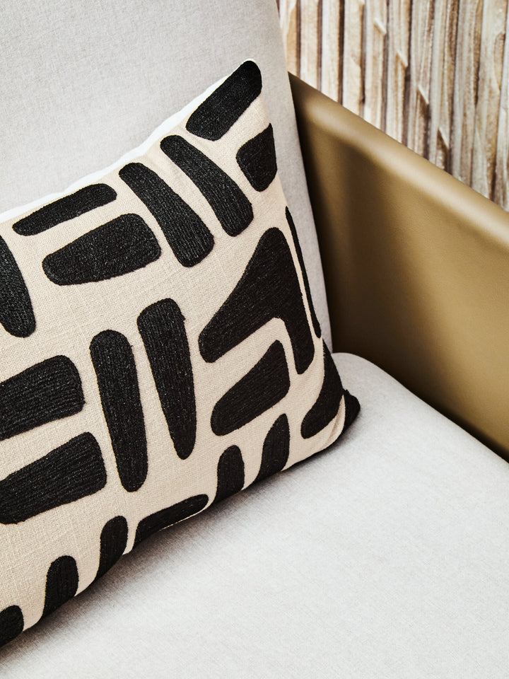 Black Natural And Oakridge Cushion Rectangular Ozella