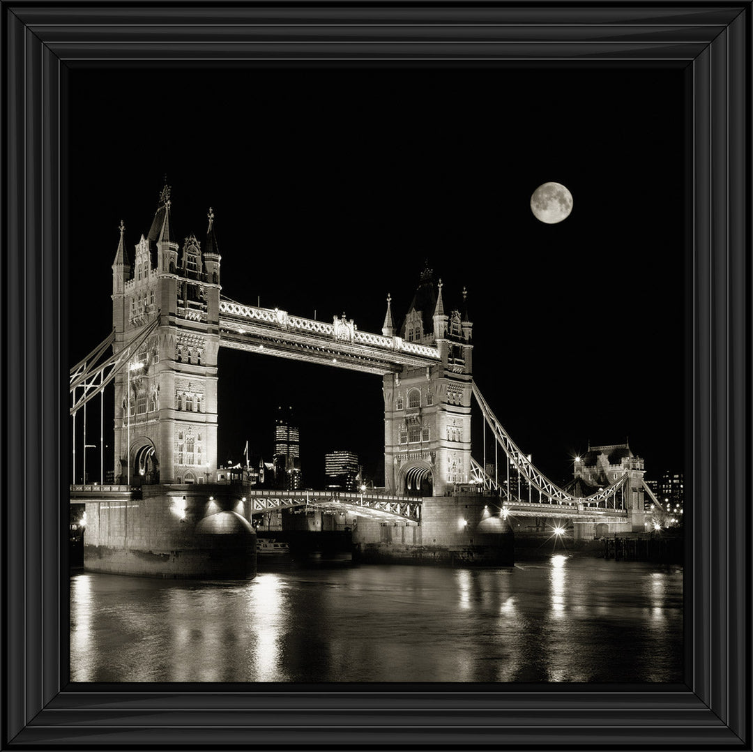 17610 Tower Bridge, London
