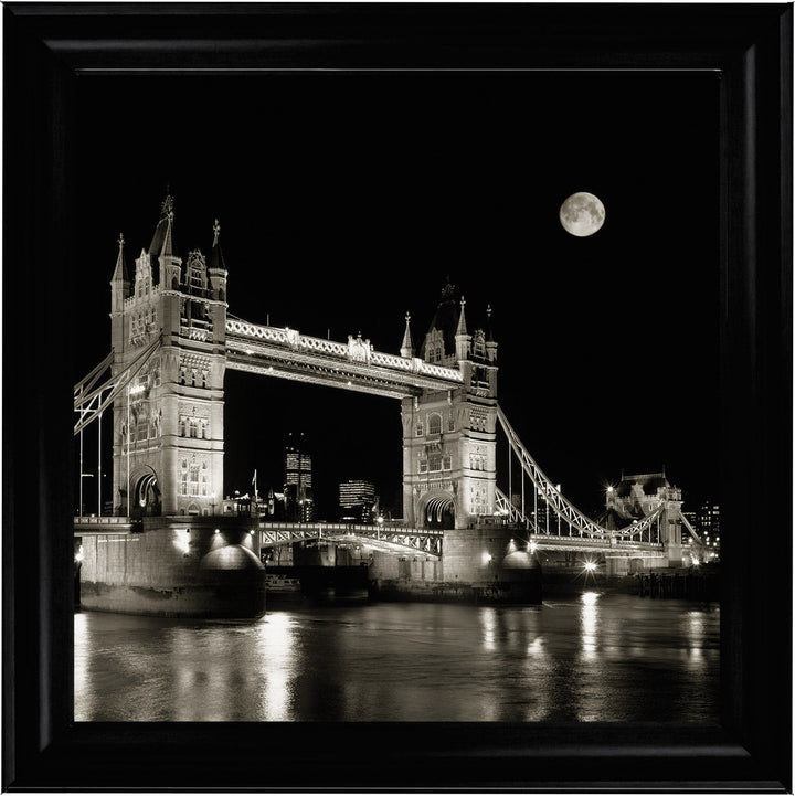 17610 Tower Bridge, London