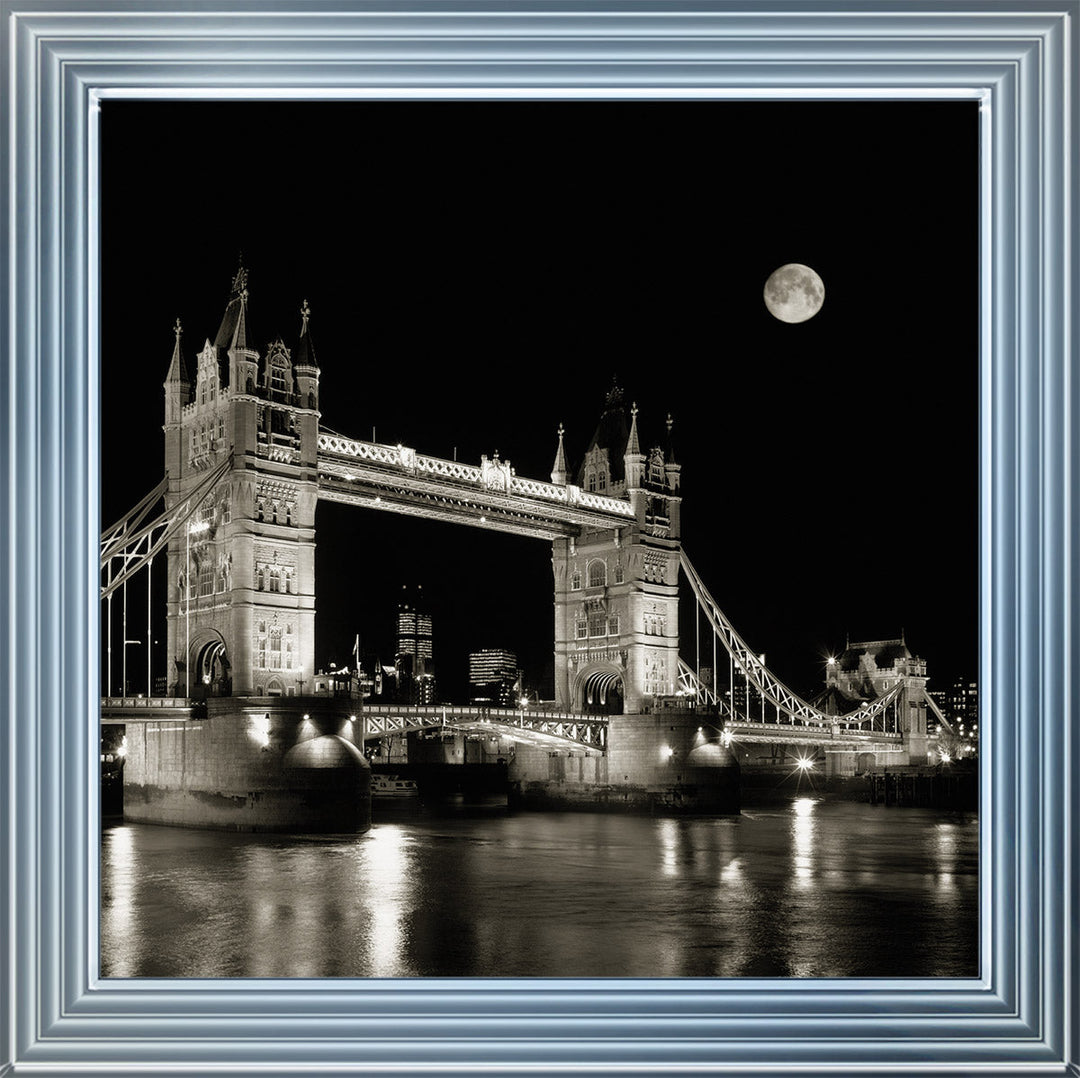 17610 Tower Bridge, London