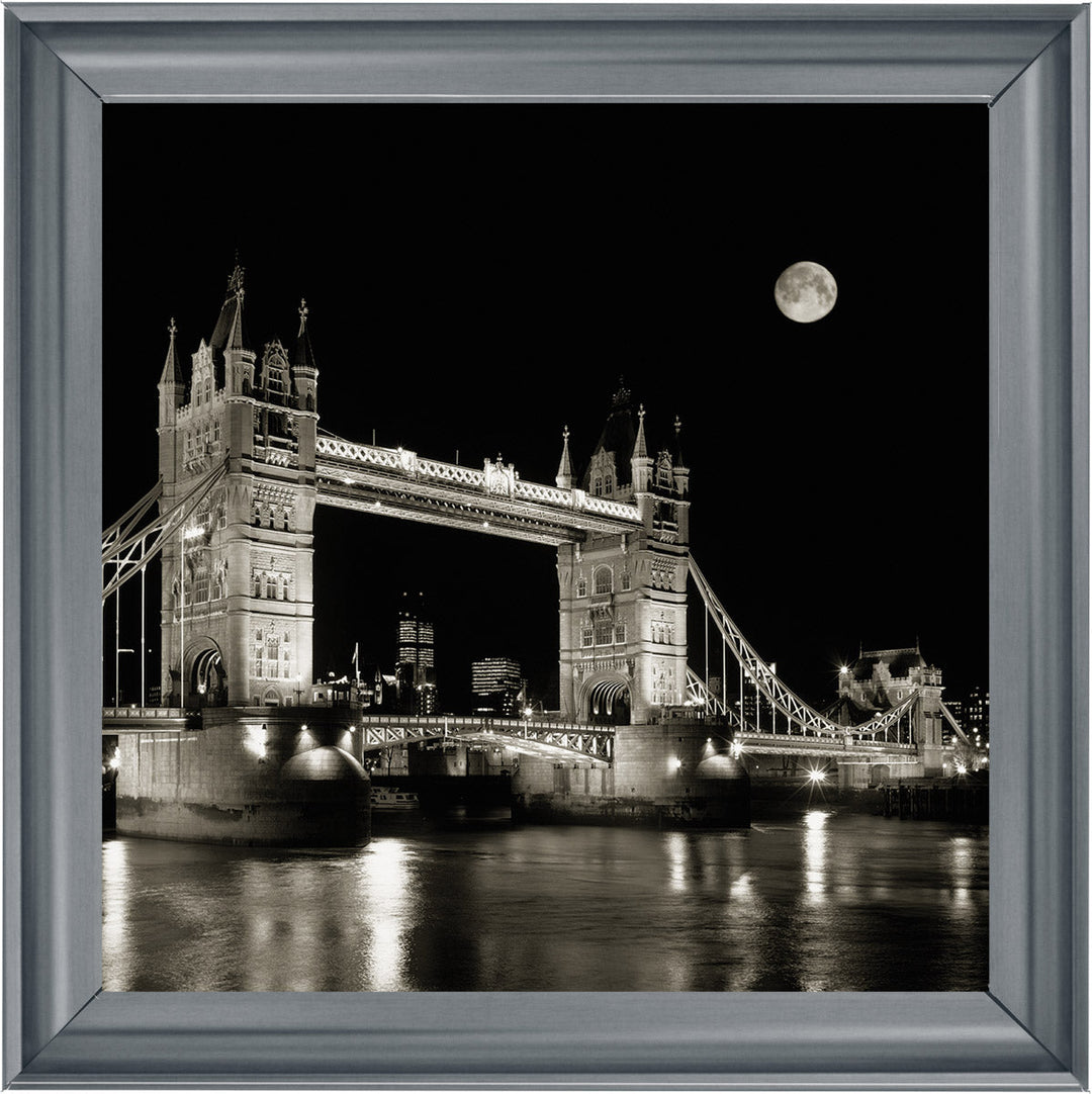 17610 Tower Bridge, London