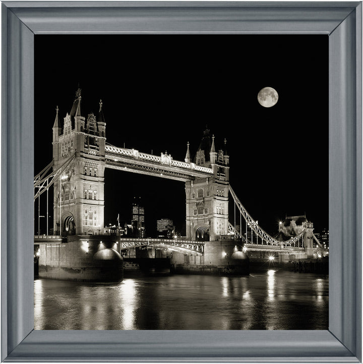 17610 Tower Bridge, London