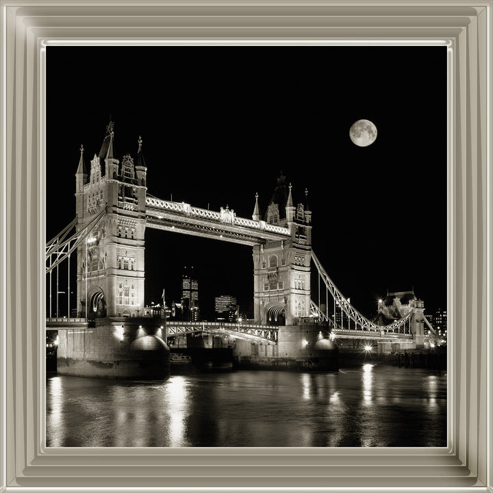 17610 Tower Bridge, London