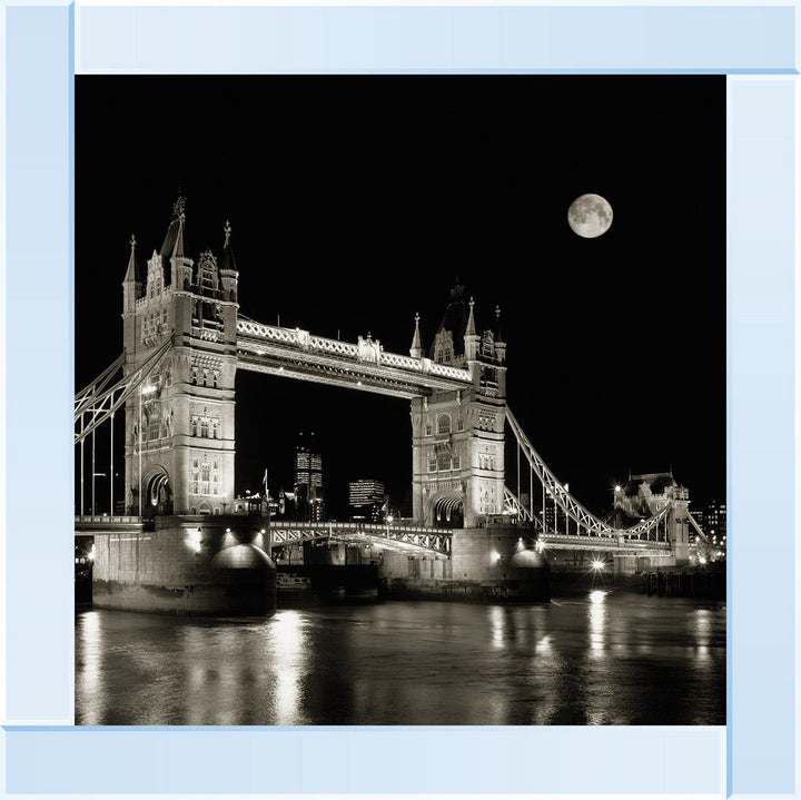 17610 Tower Bridge, London