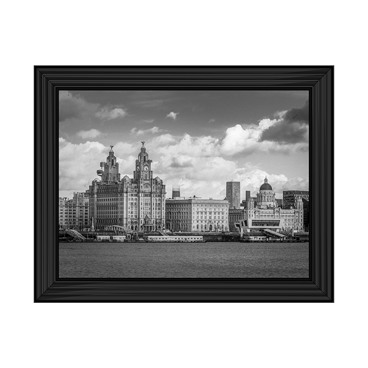 CY036 Liverpool city skyline across the River Mersey