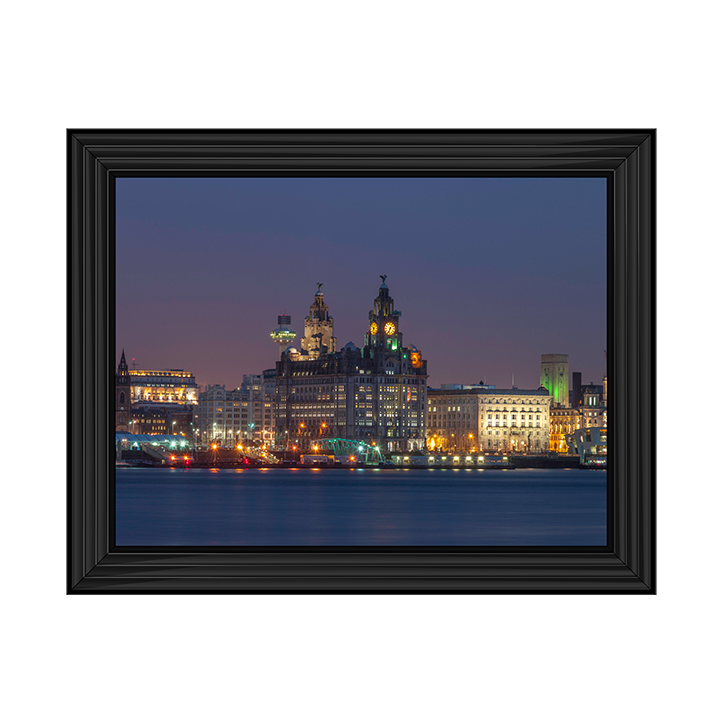 CY043 Liverpool city skyline across the River Mersey