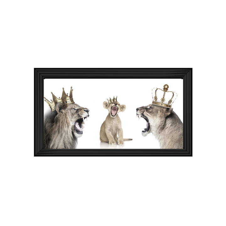Roaring lion trio family