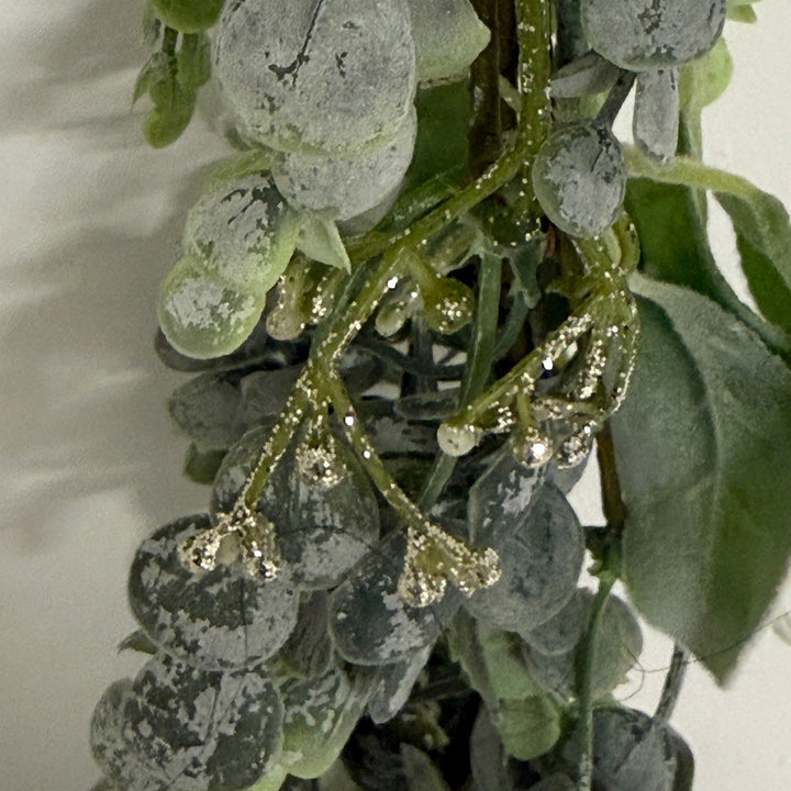 Winter-Garland-With-Eucalyptus-And-Lambs-Ear
