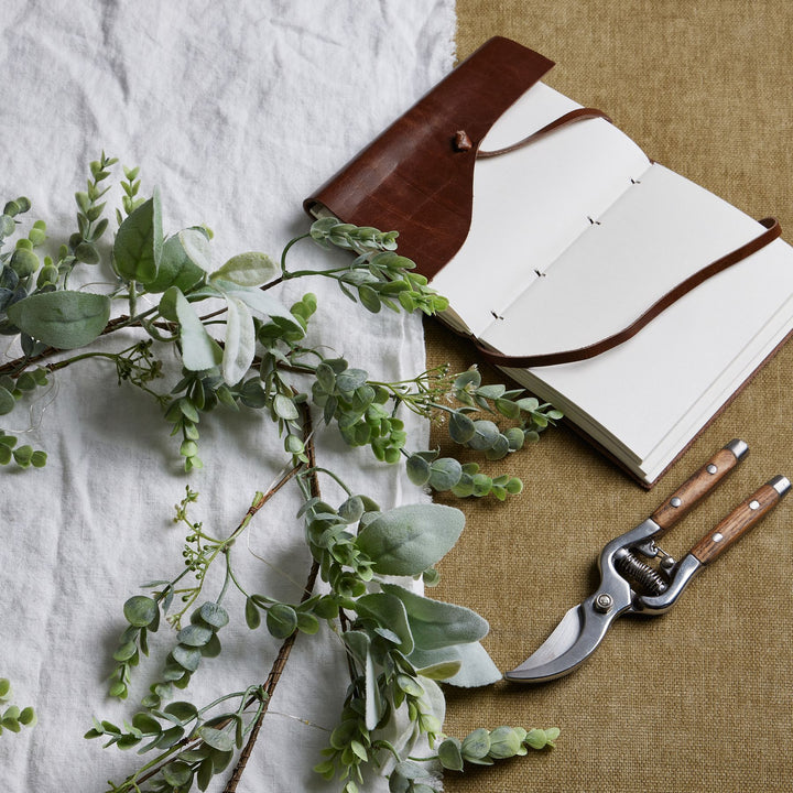 Winter-Garland-With-Eucalyptus-And-Lambs-Ear