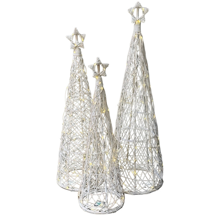 LED-Wicker-Christmas-Tree-With-Star