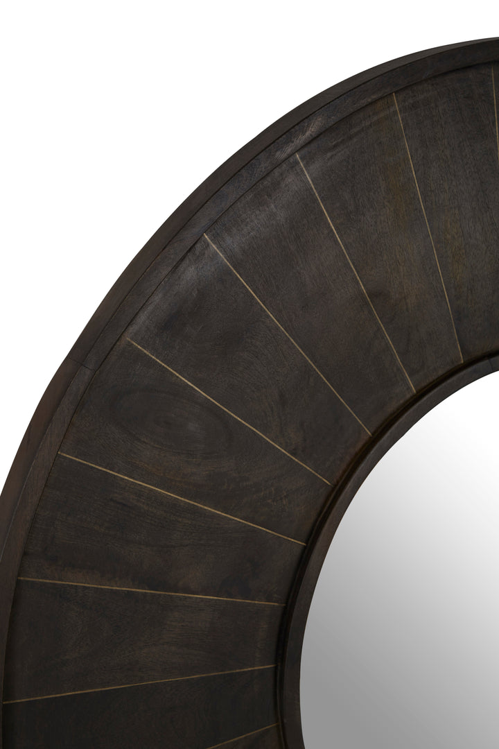 Sagor Mirror with Sleek Wall-Mounted Design
