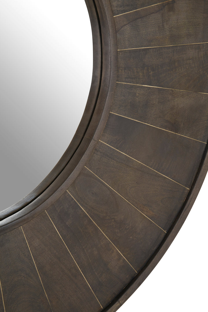 Sagor Mirror with Sleek Wall-Mounted Design