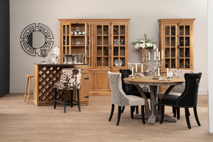 Kensington Townhouse Bookends with King and Queen Chess Piece Design