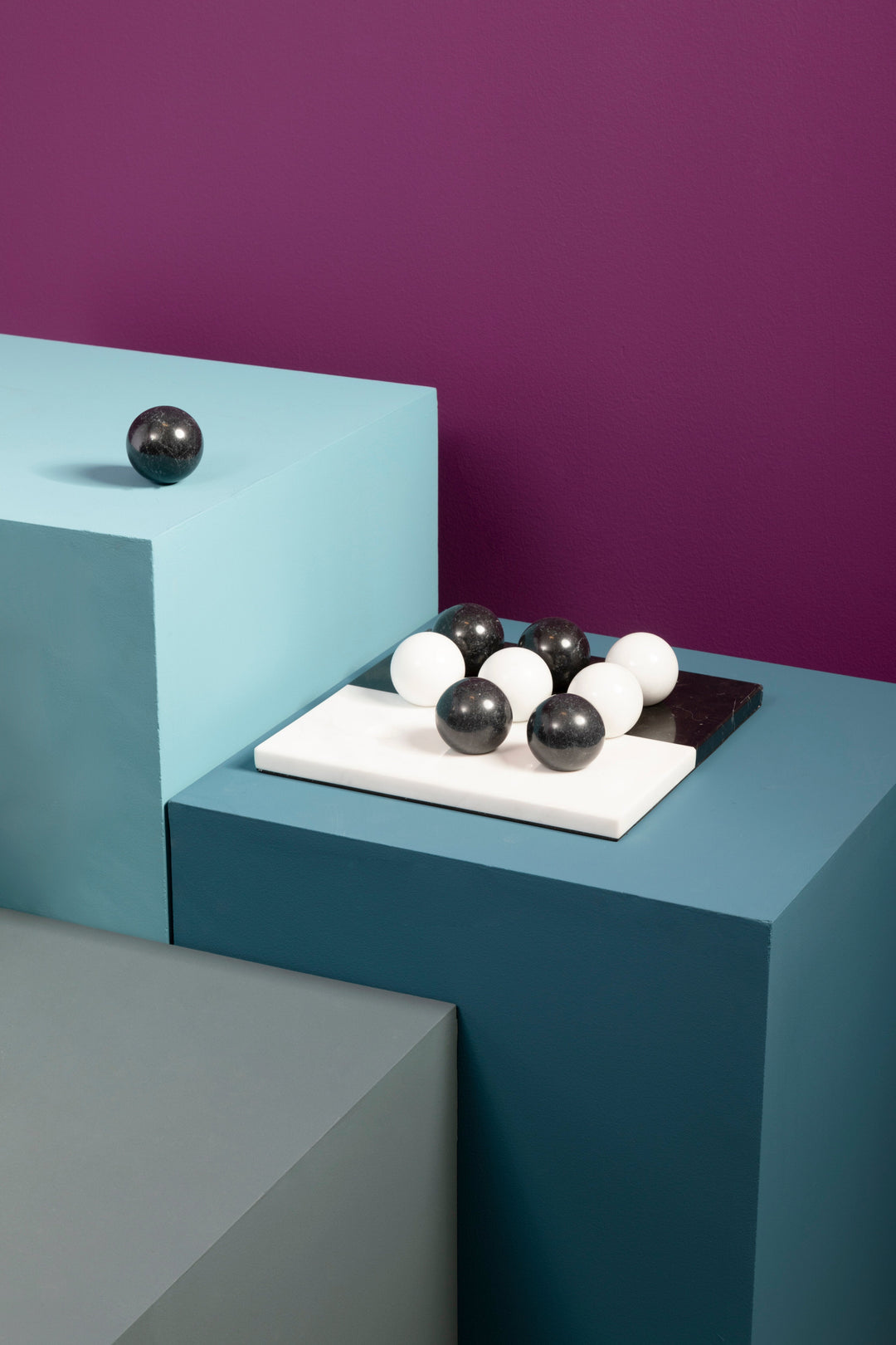 Flos Black & White Marble Tic Tac Toe