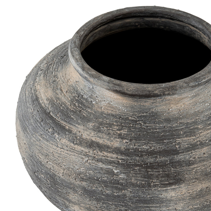 Stable & Sculptural: The Marra Squat Vase