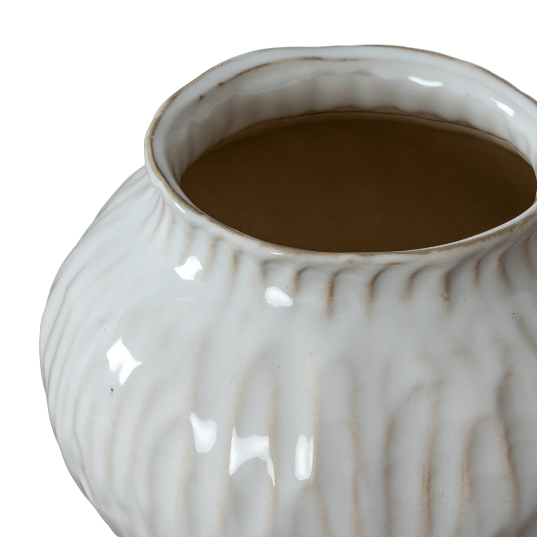 Stable & Serene: The Numa Squat Vase