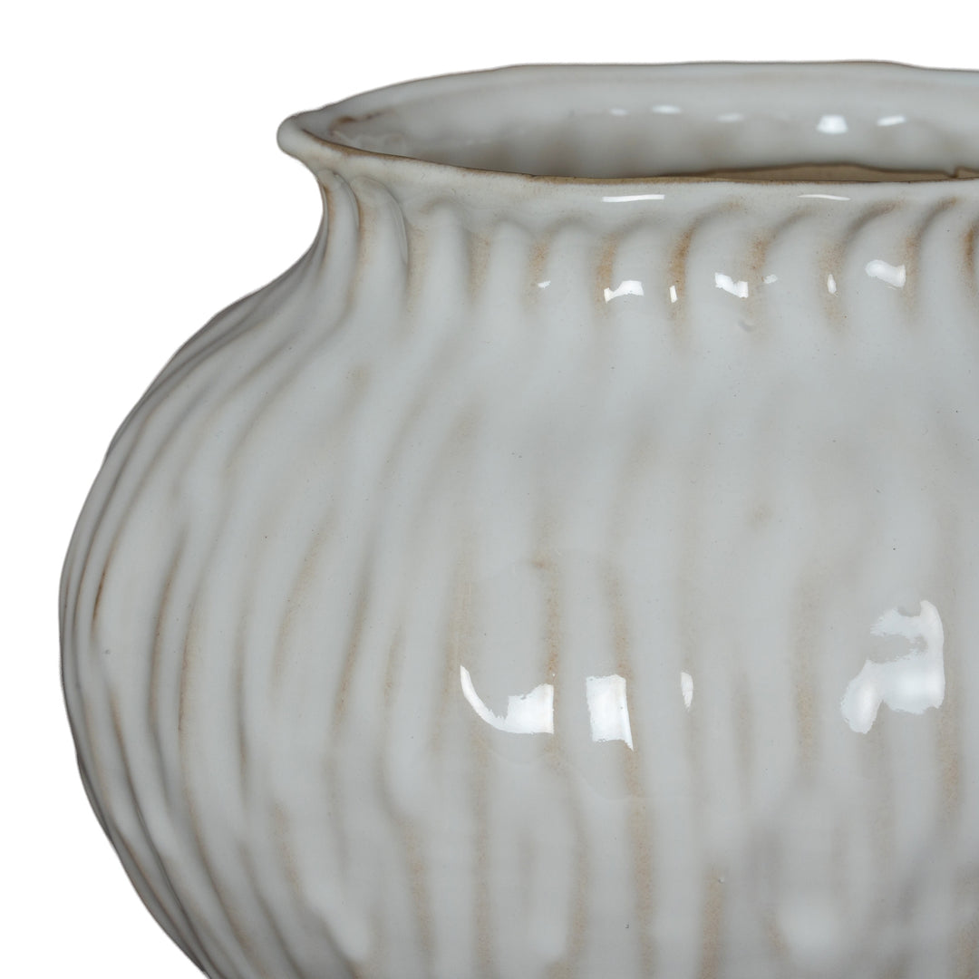 Stable & Serene: The Numa Squat Vase