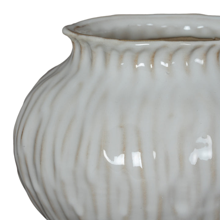 Stable & Serene: The Numa Squat Vase