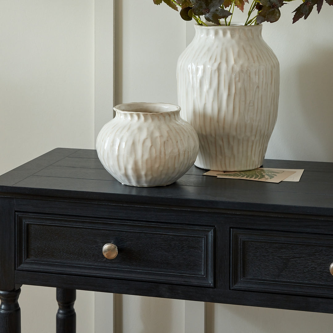 Stable & Serene: The Numa Squat Vase