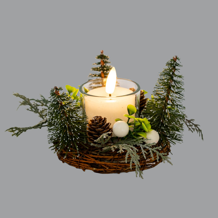 Small-Brush-Tree-Candle-Wreath-With-Berries-And-Pinecones