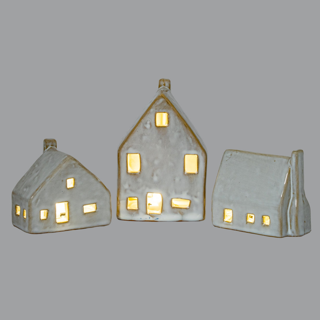 Nook-Ceramic-Barn-With-LED-Light