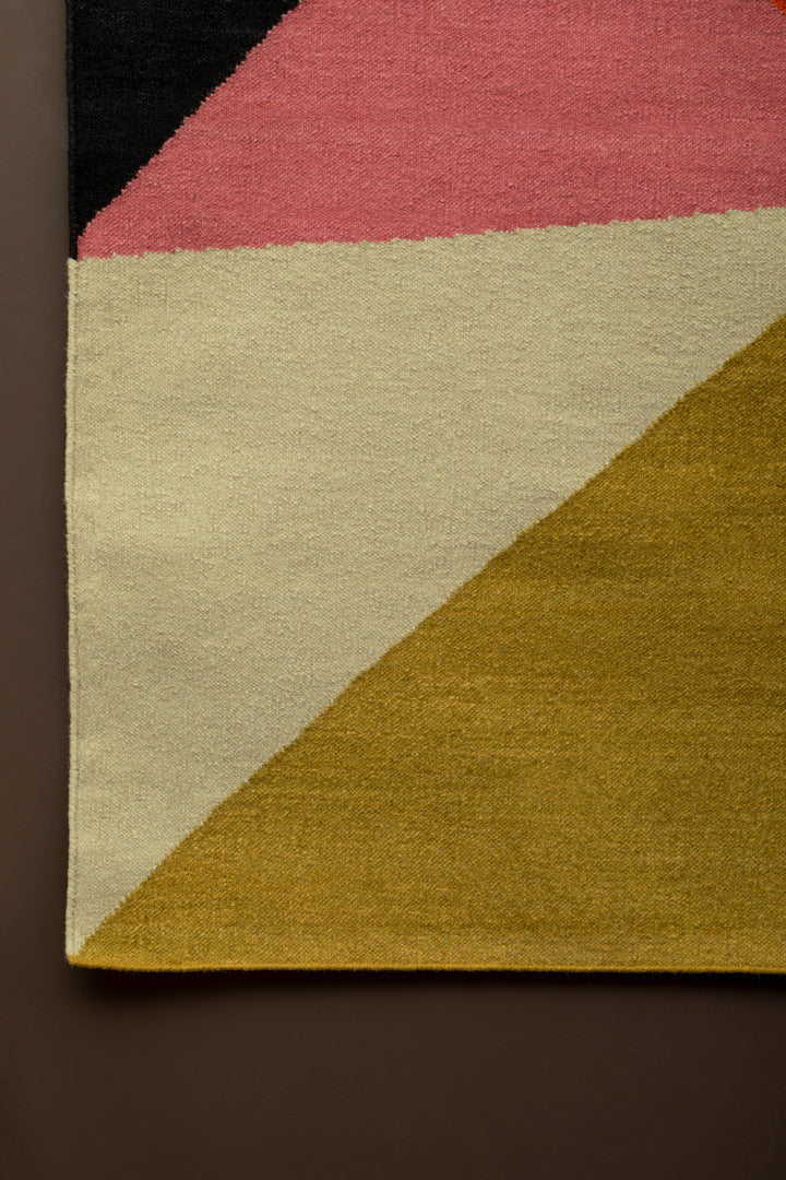 Bosie Villon Rug with Triangular Pattern Design