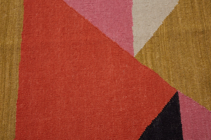 Bosie Villon Rug with Triangular Pattern Design