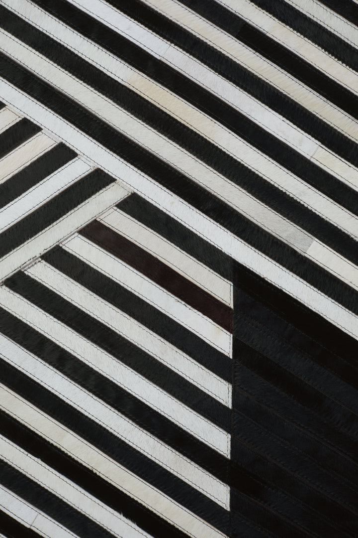 Safira Black & White Rug – Small