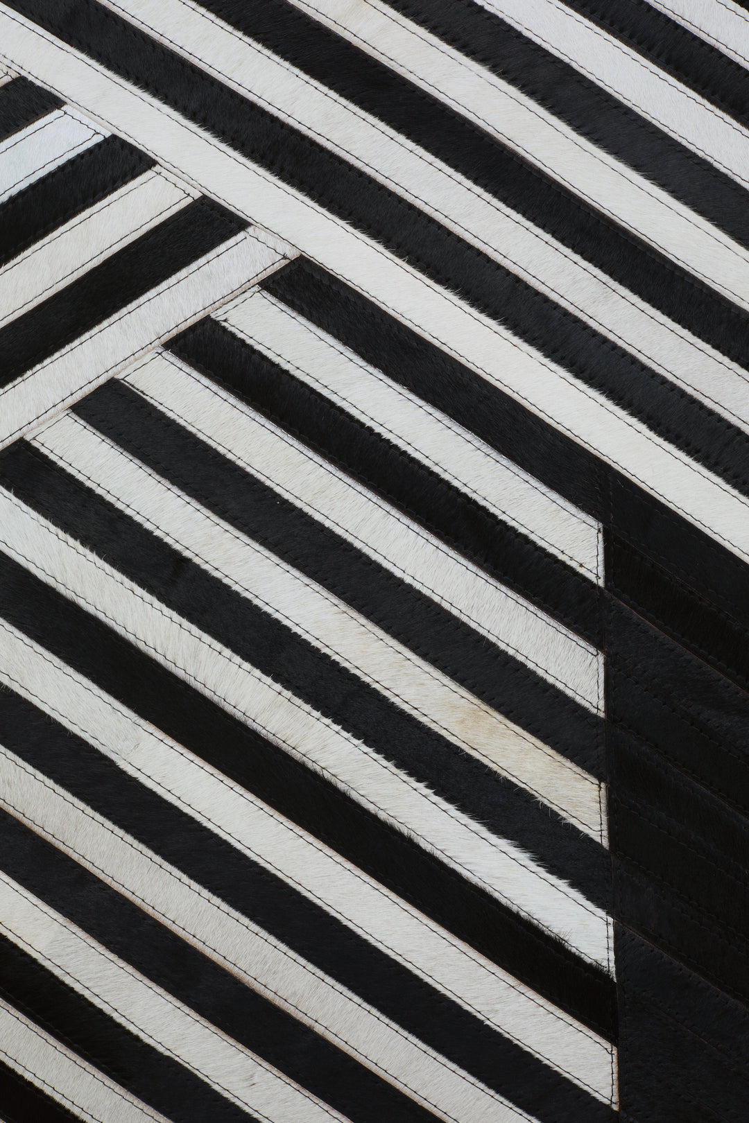 Safira Black & White Rug – Large