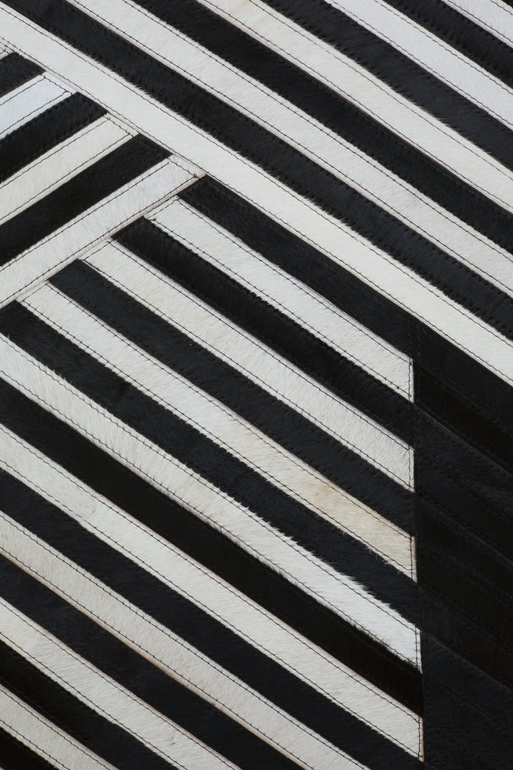 Safira Black & White Rug – Large