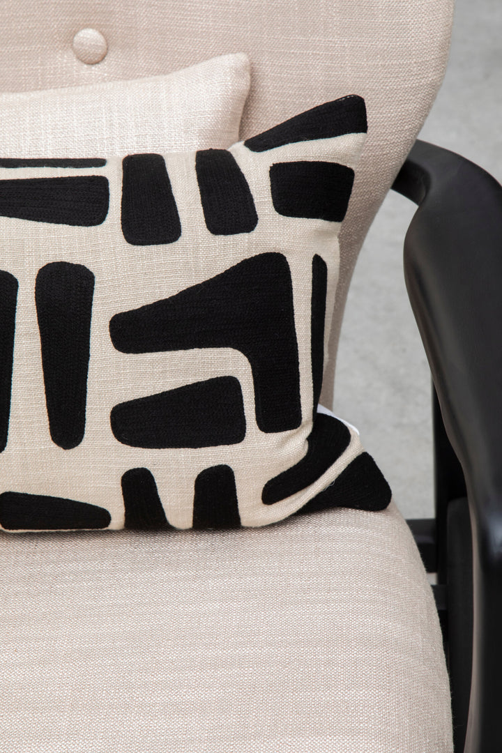 Black Natural And Oakridge Cushion Rectangular Ozella