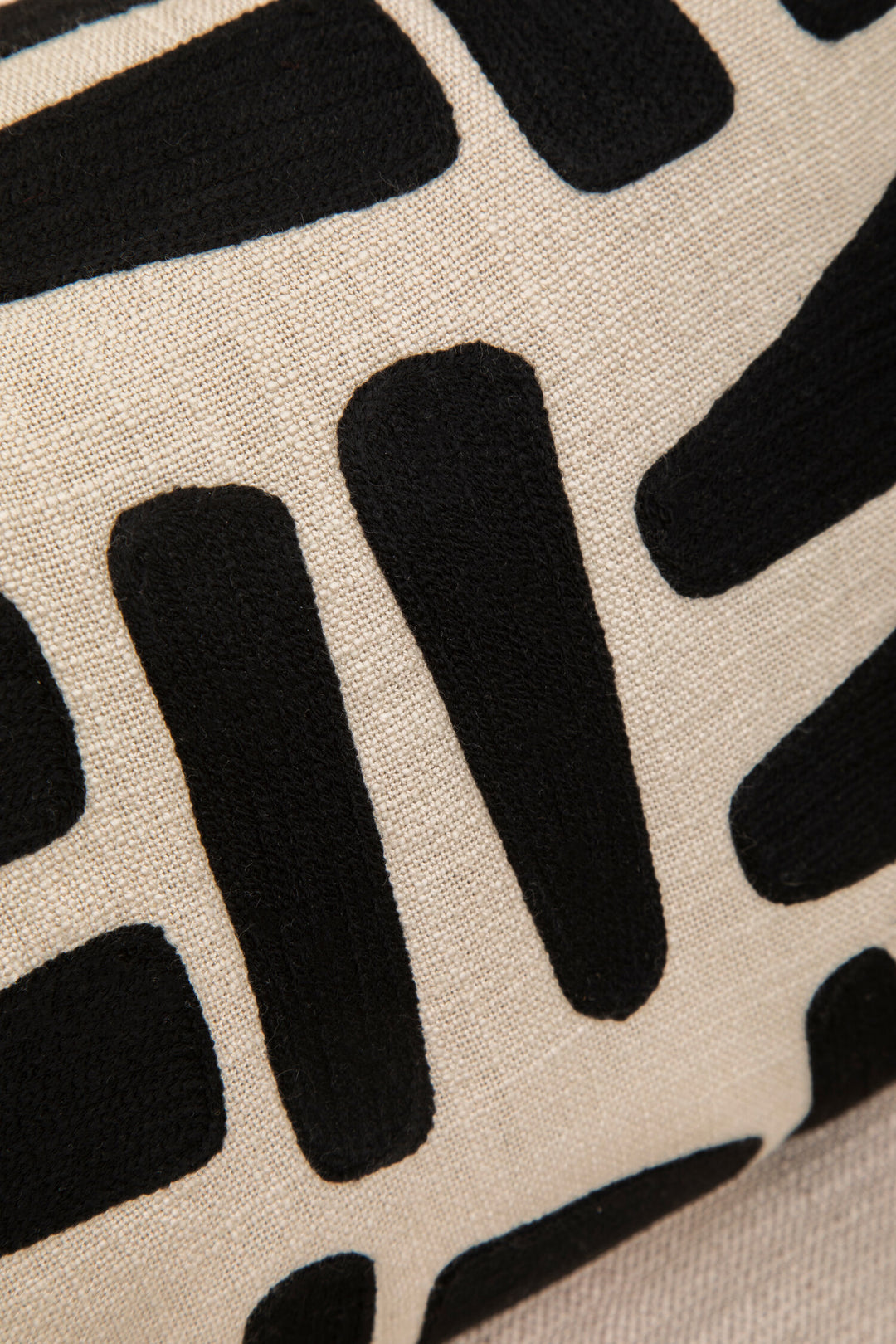 Black Natural And Oakridge Cushion Rectangular Ozella