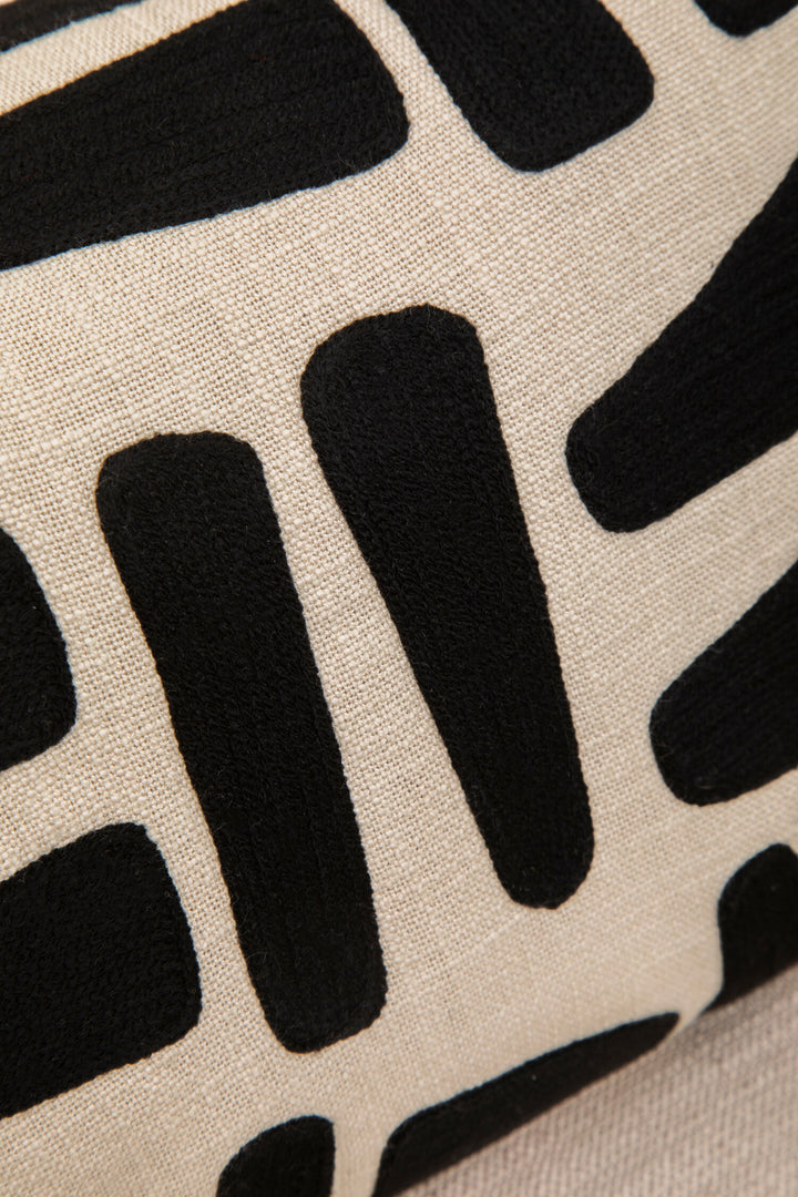 Black Natural And Oakridge Cushion Rectangular Ozella