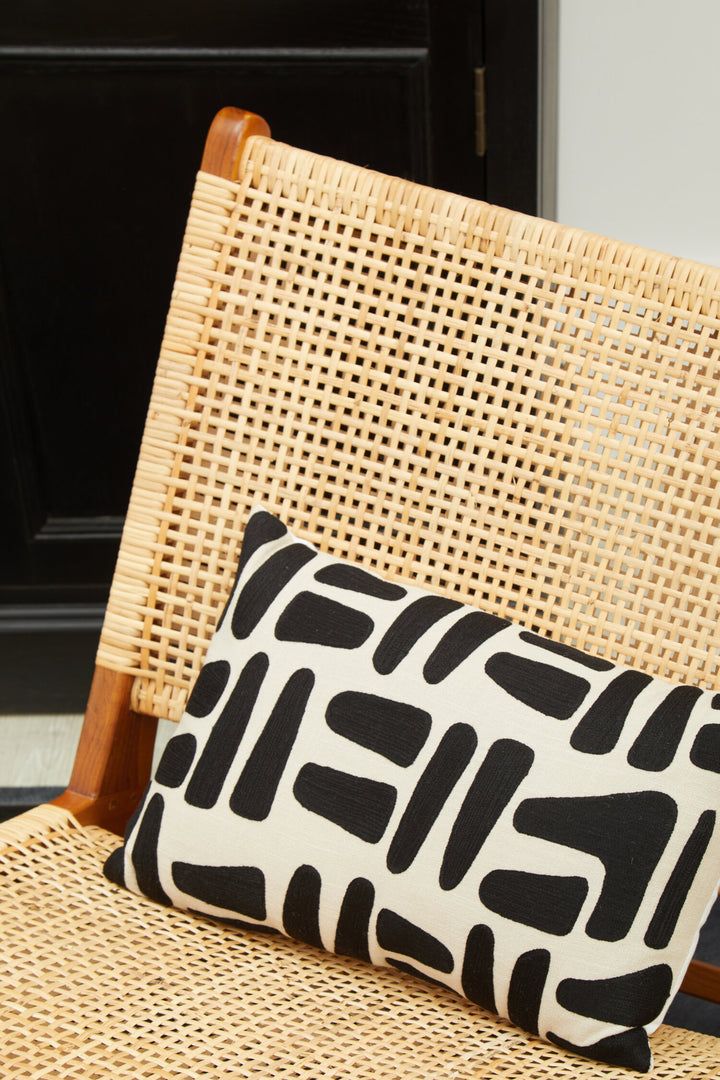 Black Natural And Oakridge Cushion Rectangular Ozella