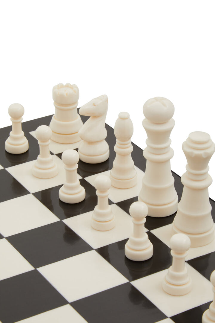 Stanhope Games Chess Set – Black & White