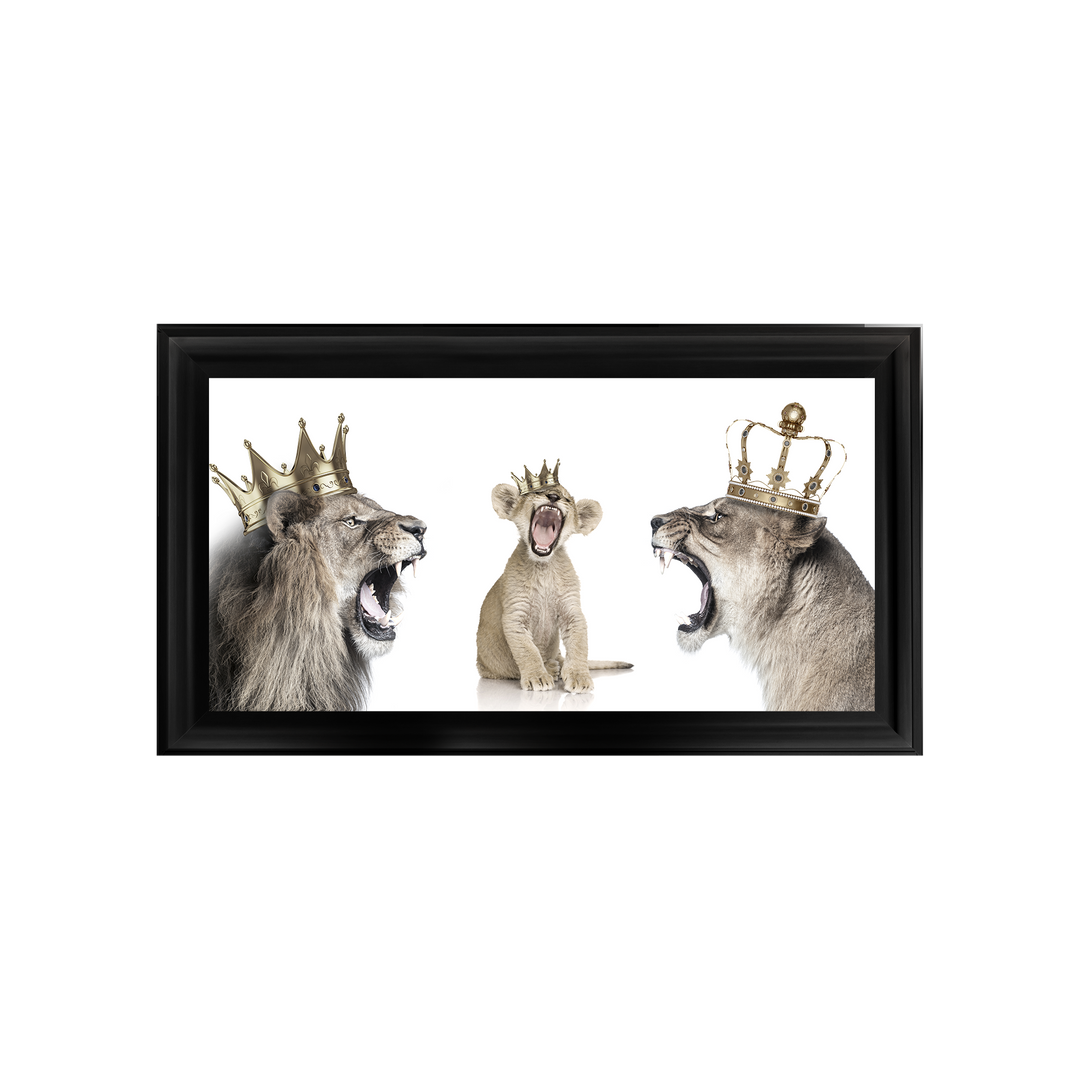 Roaring lion trio family