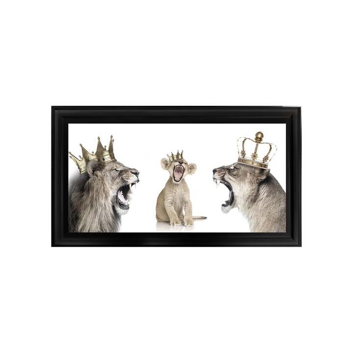 Roaring lion trio family